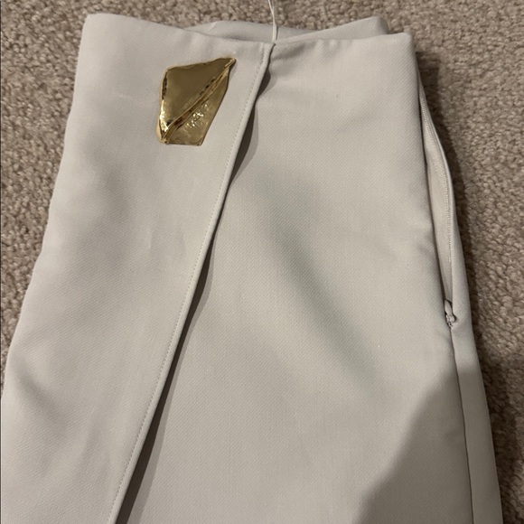 Zara Beige Skort with Gold Accent - Picture 4 of 4